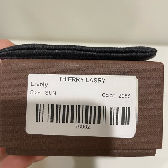 THIERRY LASRY Sunglasses Lively 2255